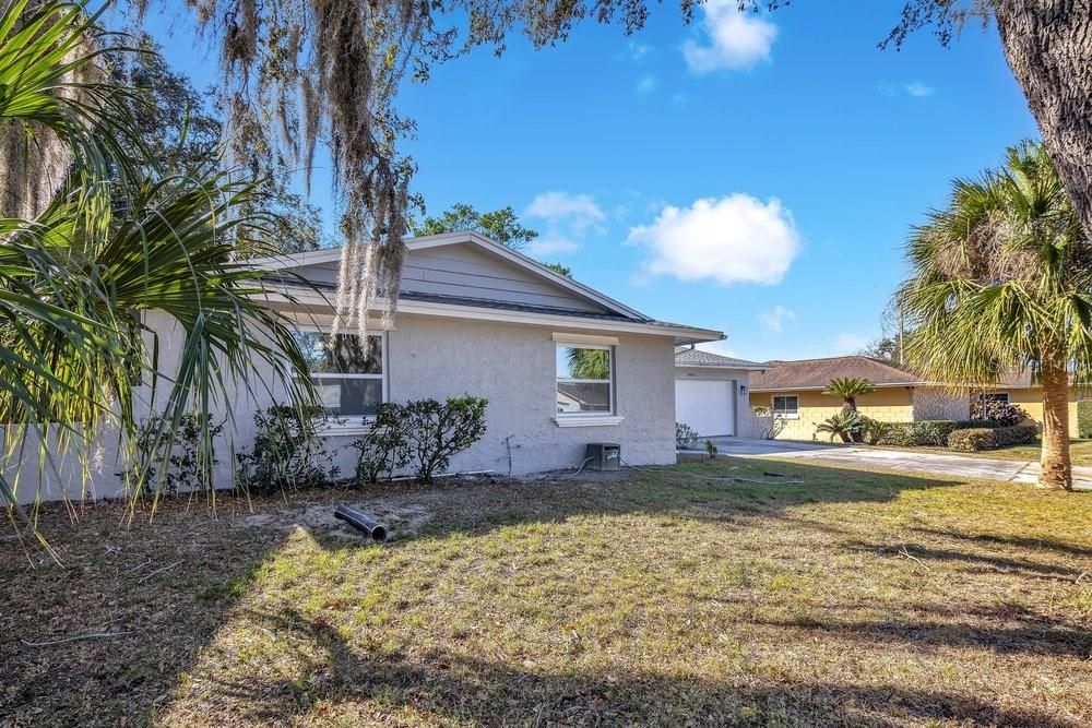 Active With Contract: $2,600 (4 beds, 2 baths, 1852 Square Feet)