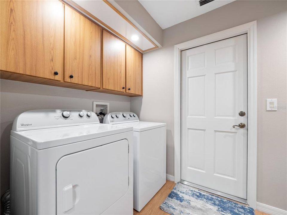 Activo con contrato: $325,900 (3 camas, 2 baños, 1694 Pies cuadrados)
