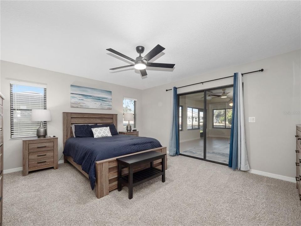 Activo con contrato: $325,900 (3 camas, 2 baños, 1694 Pies cuadrados)