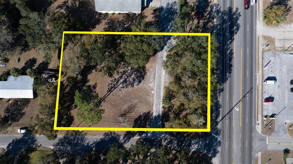 На продажу: $179,999 (0.74 acres)