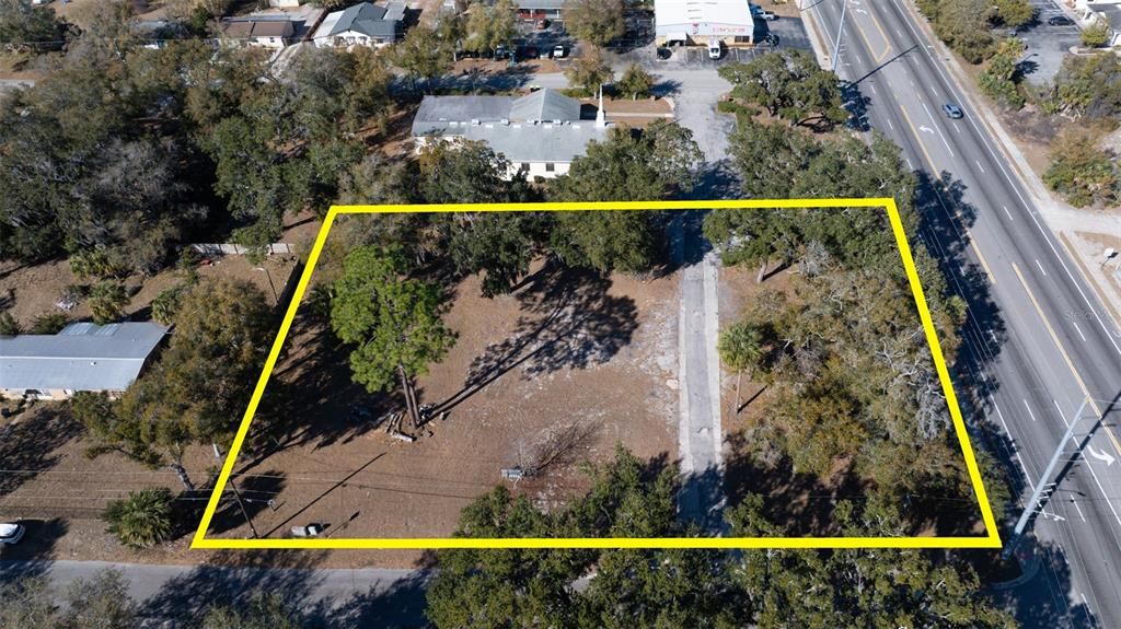 На продажу: $179,999 (0.74 acres)