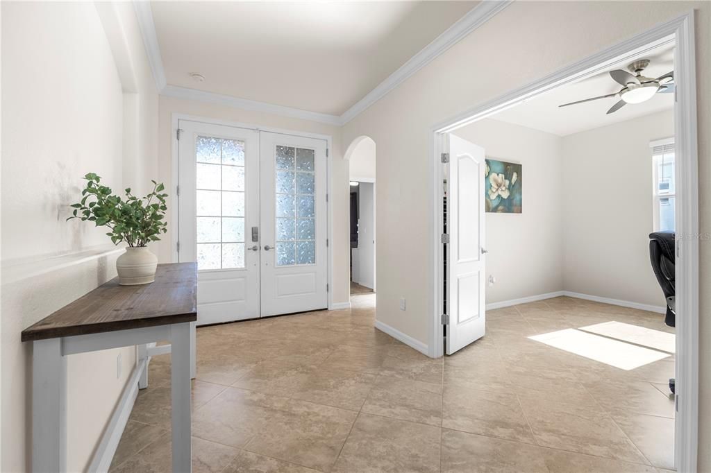 En Venta: $595,000 (3 camas, 3 baños, 2440 Pies cuadrados)