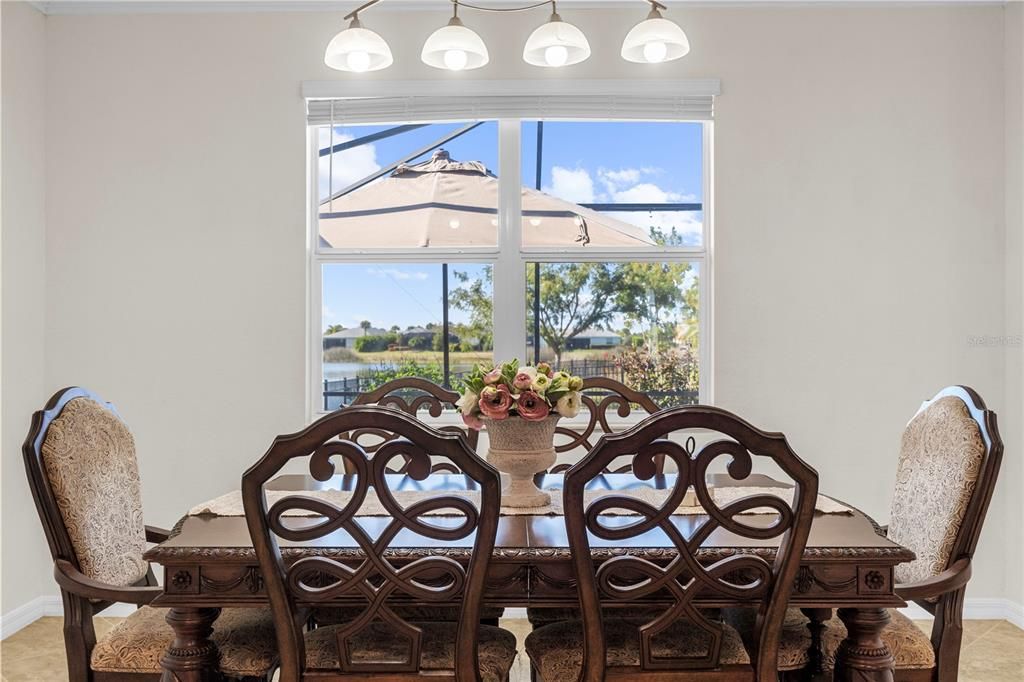 En Venta: $595,000 (3 camas, 3 baños, 2440 Pies cuadrados)