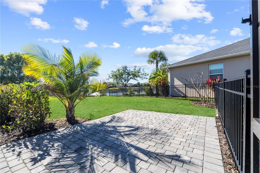 En Venta: $595,000 (3 camas, 3 baños, 2440 Pies cuadrados)