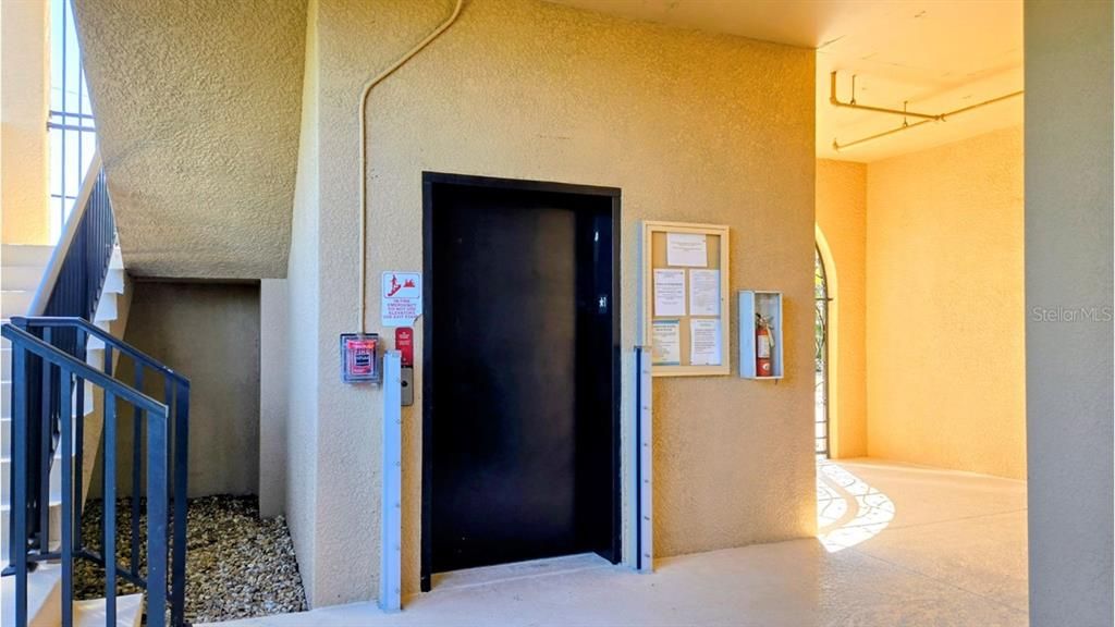 Activo con contrato: $419,000 (3 camas, 2 baños, 1647 Pies cuadrados)