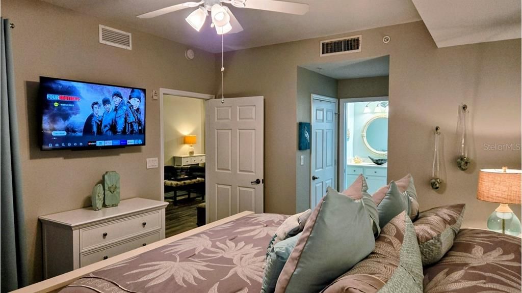 Activo con contrato: $419,000 (3 camas, 2 baños, 1647 Pies cuadrados)