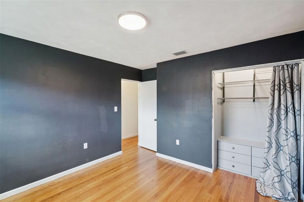 Activo con contrato: $299,000 (3 camas, 2 baños, 1912 Pies cuadrados)