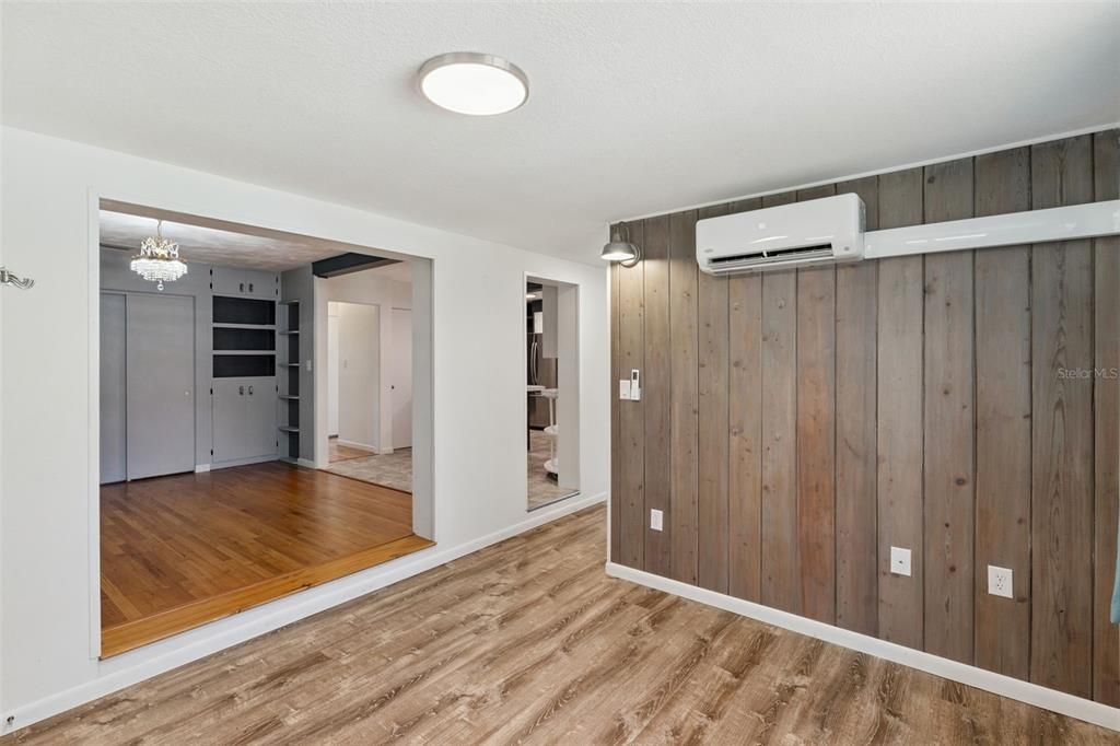 Activo con contrato: $299,000 (3 camas, 2 baños, 1912 Pies cuadrados)