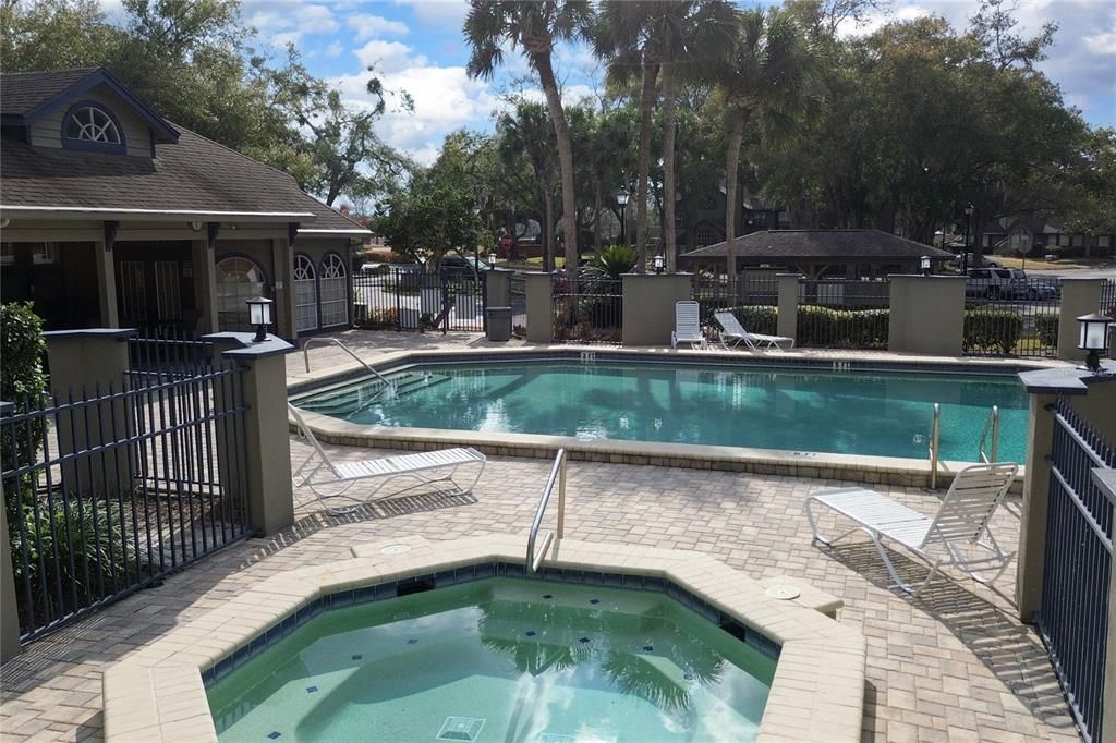 Active With Contract: $163,900 (2 beds, 2 baths, 792 Square Feet)