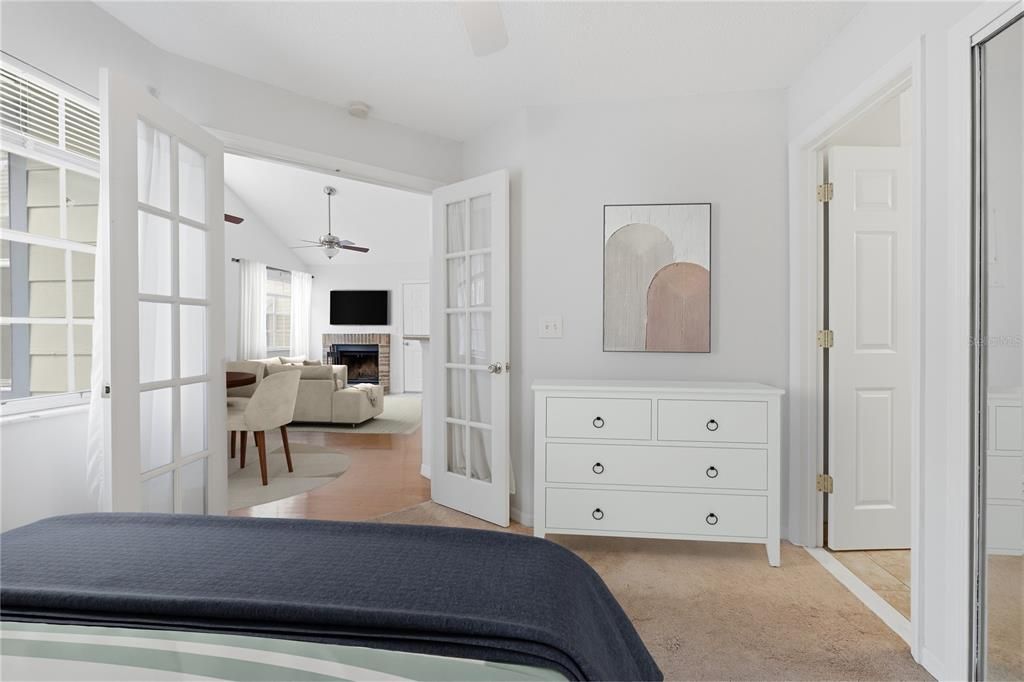 Active With Contract: $163,900 (2 beds, 2 baths, 792 Square Feet)