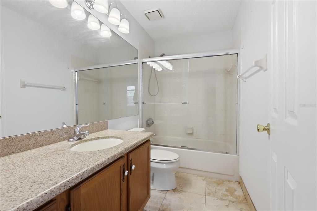 Active With Contract: $163,900 (2 beds, 2 baths, 792 Square Feet)