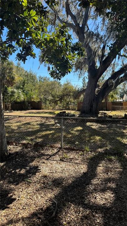 待售: $455,000 (0.14 acres)