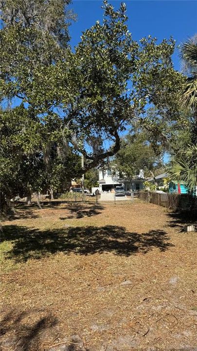 待售: $455,000 (0.14 acres)
