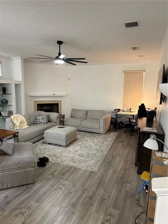 En Venta: $675,999 (4 camas, 3 baños, 5126 Pies cuadrados)