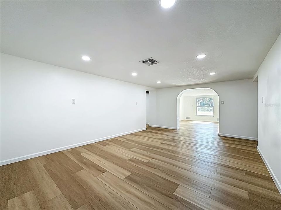 En Venta: $589,000 (5 camas, 4 baños, 3830 Pies cuadrados)