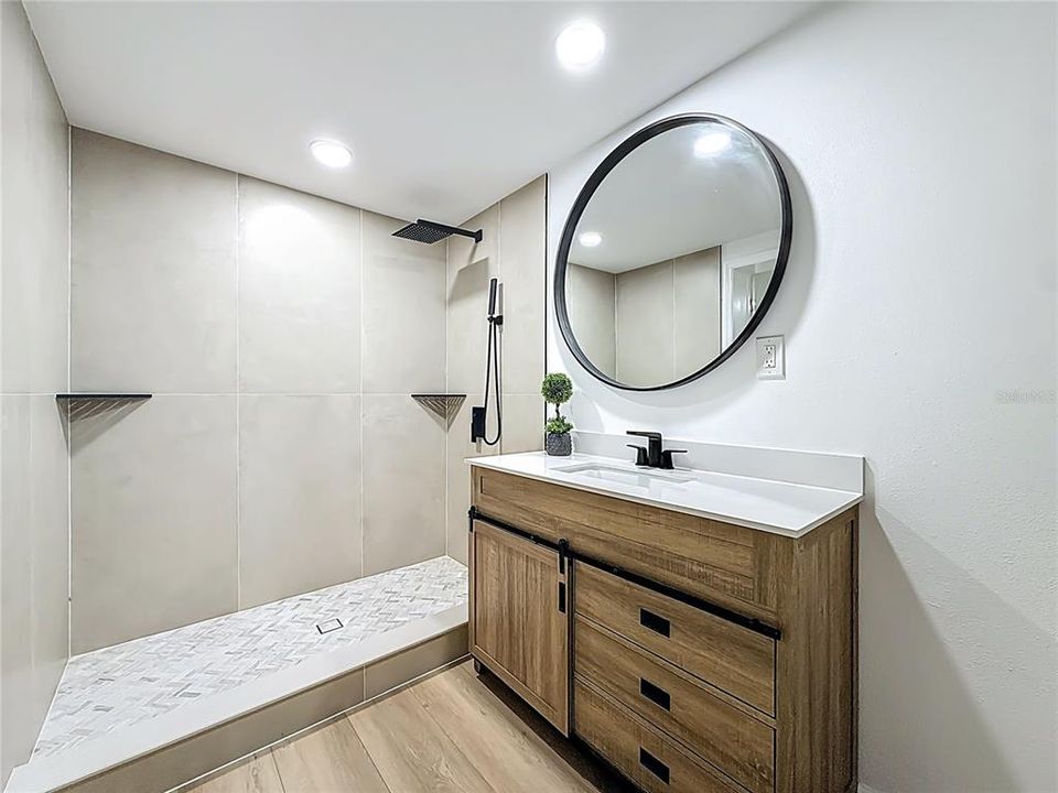 En Venta: $589,000 (5 camas, 4 baños, 3830 Pies cuadrados)