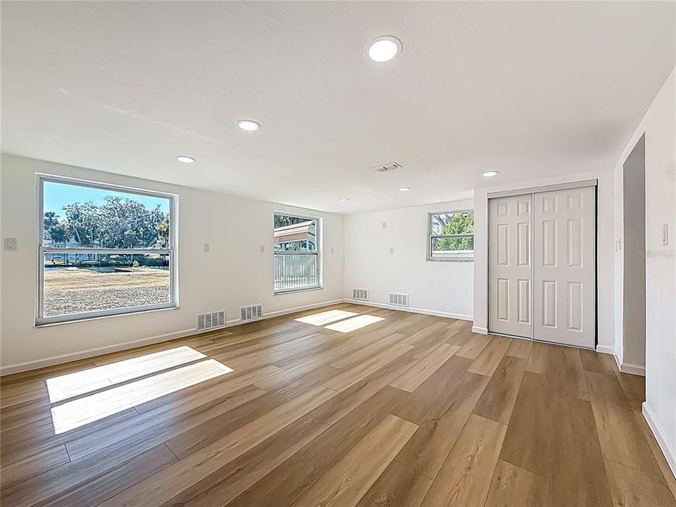 En Venta: $589,000 (5 camas, 4 baños, 3830 Pies cuadrados)
