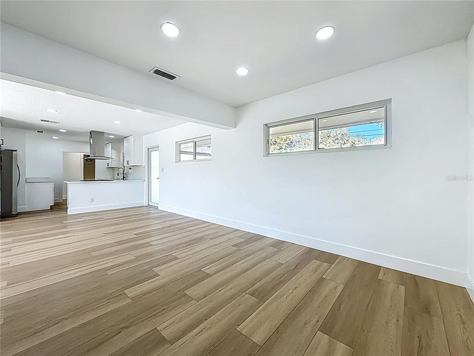 En Venta: $589,000 (5 camas, 4 baños, 3830 Pies cuadrados)