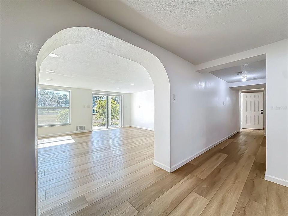 En Venta: $589,000 (5 camas, 4 baños, 3830 Pies cuadrados)