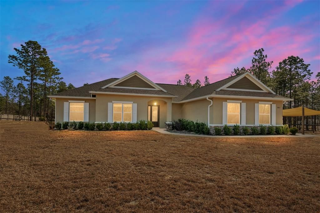 En Venta: $574,900 (4 camas, 2 baños, 2015 Pies cuadrados)
