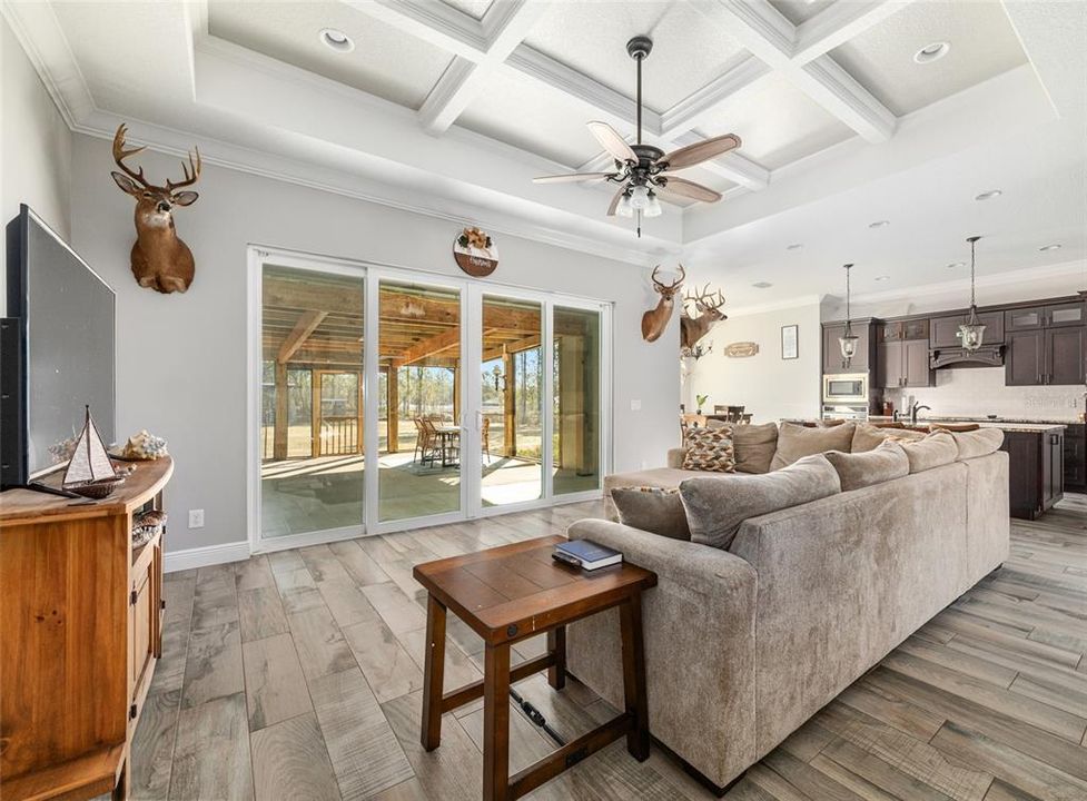 En Venta: $574,900 (4 camas, 2 baños, 2015 Pies cuadrados)