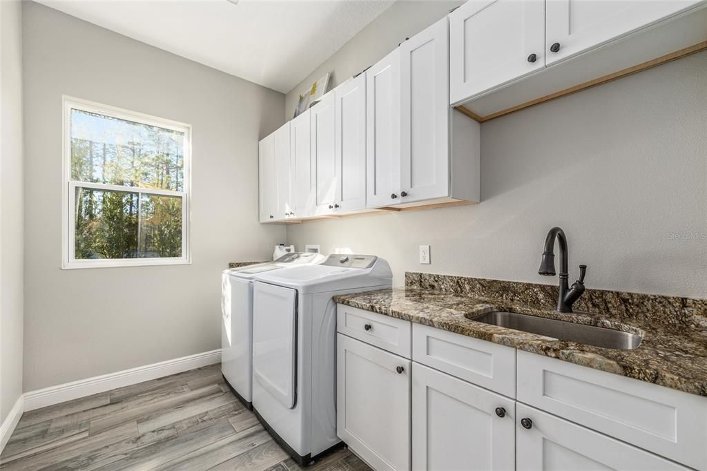 En Venta: $574,900 (4 camas, 2 baños, 2015 Pies cuadrados)