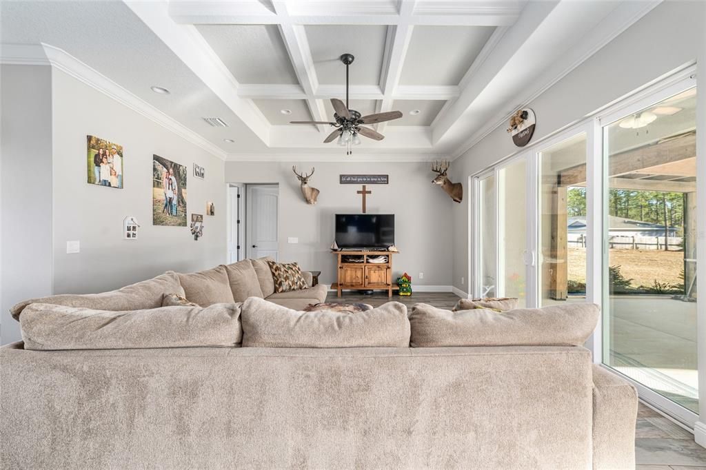 En Venta: $574,900 (4 camas, 2 baños, 2015 Pies cuadrados)