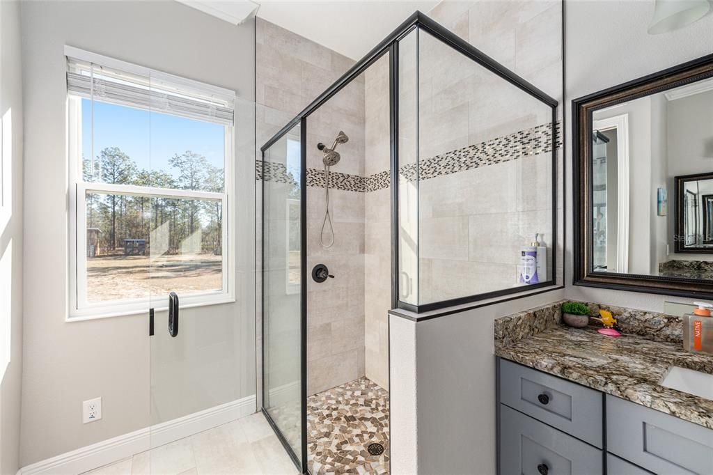 En Venta: $574,900 (4 camas, 2 baños, 2015 Pies cuadrados)