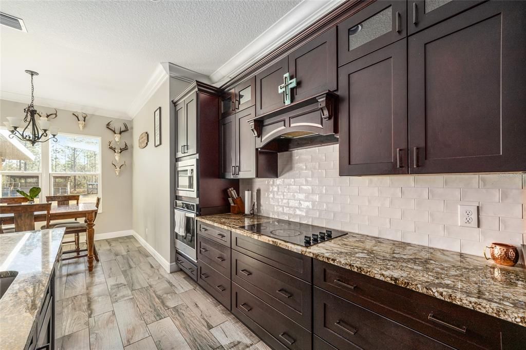 En Venta: $574,900 (4 camas, 2 baños, 2015 Pies cuadrados)