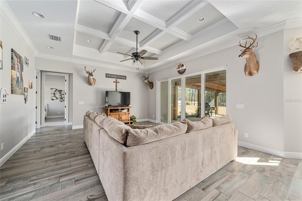 En Venta: $574,900 (4 camas, 2 baños, 2015 Pies cuadrados)