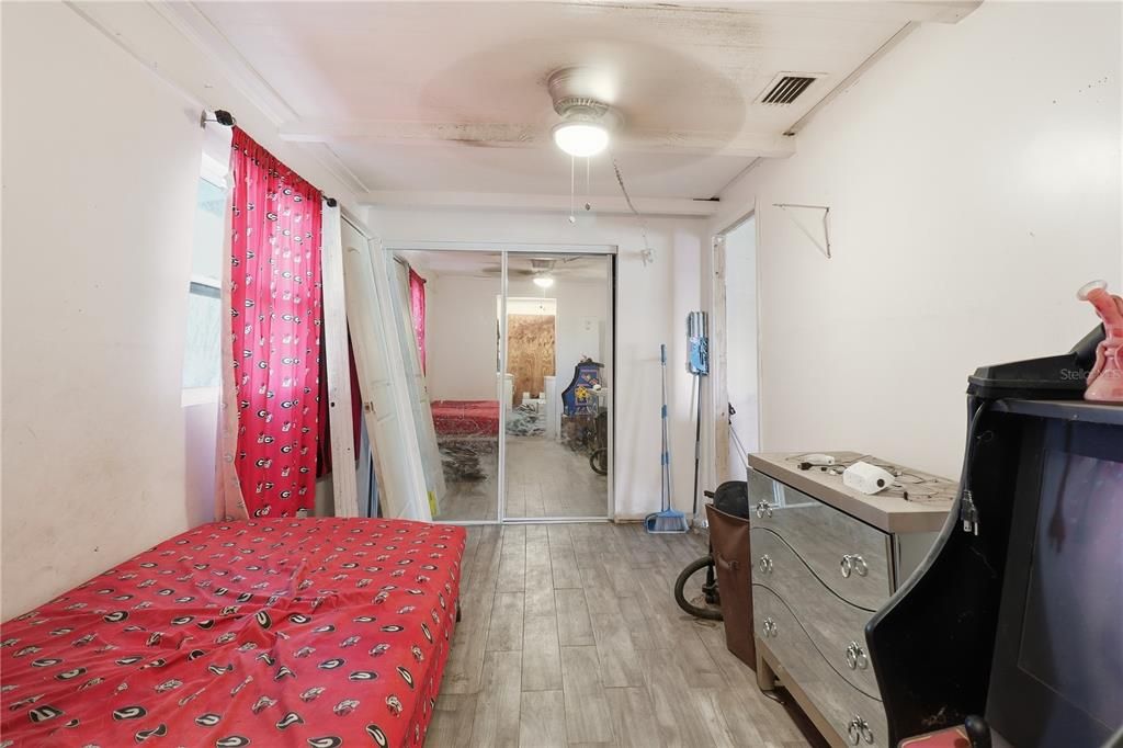 Под контрактом: $165,000 (2 спален, 2 ванн, 1063 Квадратных фут)