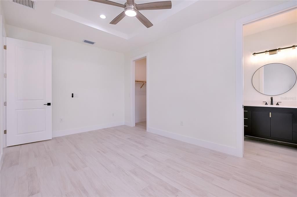 Active With Contract: $335,000 (3 beds, 2 baths, 1348 Square Feet)