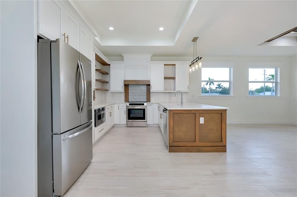 Active With Contract: $335,000 (3 beds, 2 baths, 1348 Square Feet)