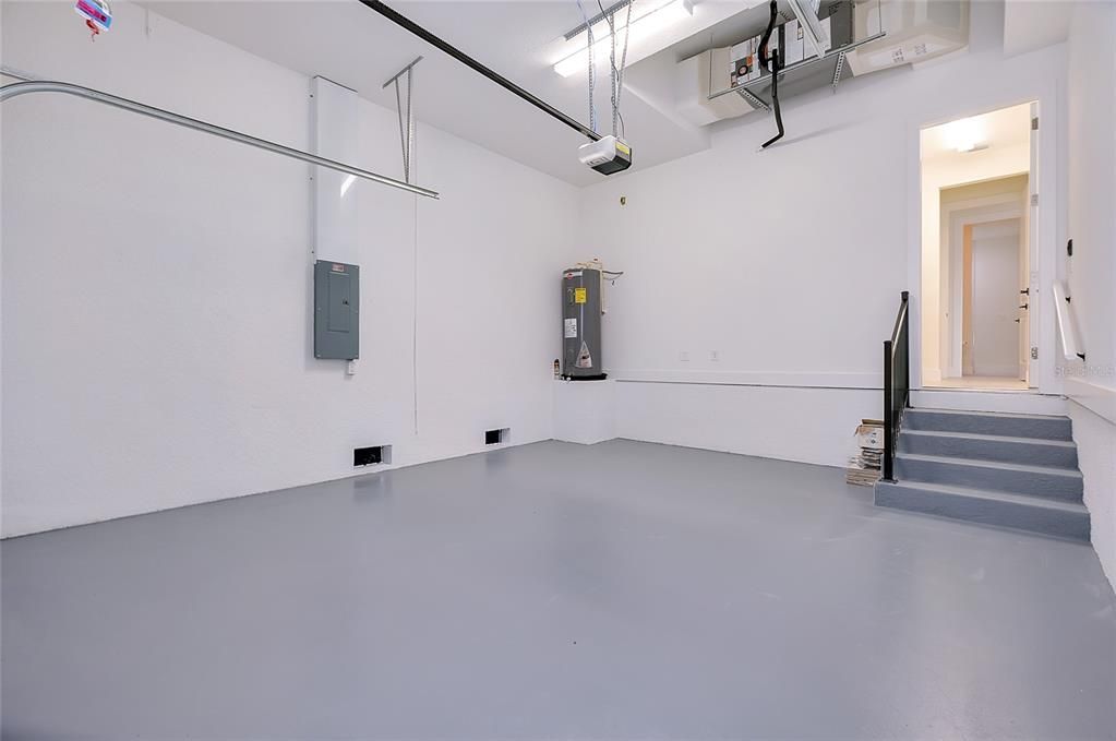Active With Contract: $335,000 (3 beds, 2 baths, 1348 Square Feet)