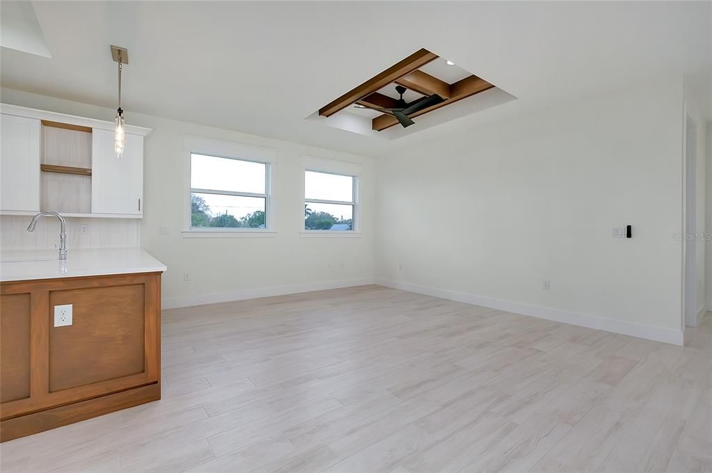 Active With Contract: $335,000 (3 beds, 2 baths, 1348 Square Feet)