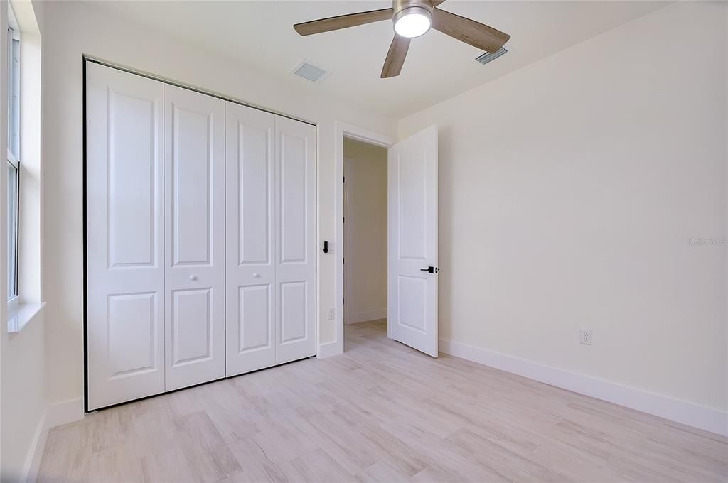 Active With Contract: $335,000 (3 beds, 2 baths, 1348 Square Feet)