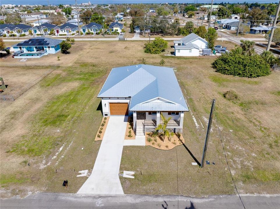 Active With Contract: $335,000 (3 beds, 2 baths, 1348 Square Feet)