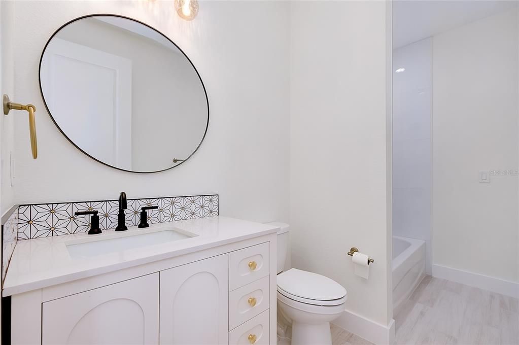Active With Contract: $335,000 (3 beds, 2 baths, 1348 Square Feet)