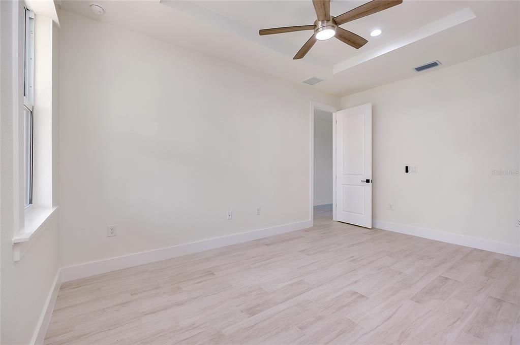 Active With Contract: $335,000 (3 beds, 2 baths, 1348 Square Feet)