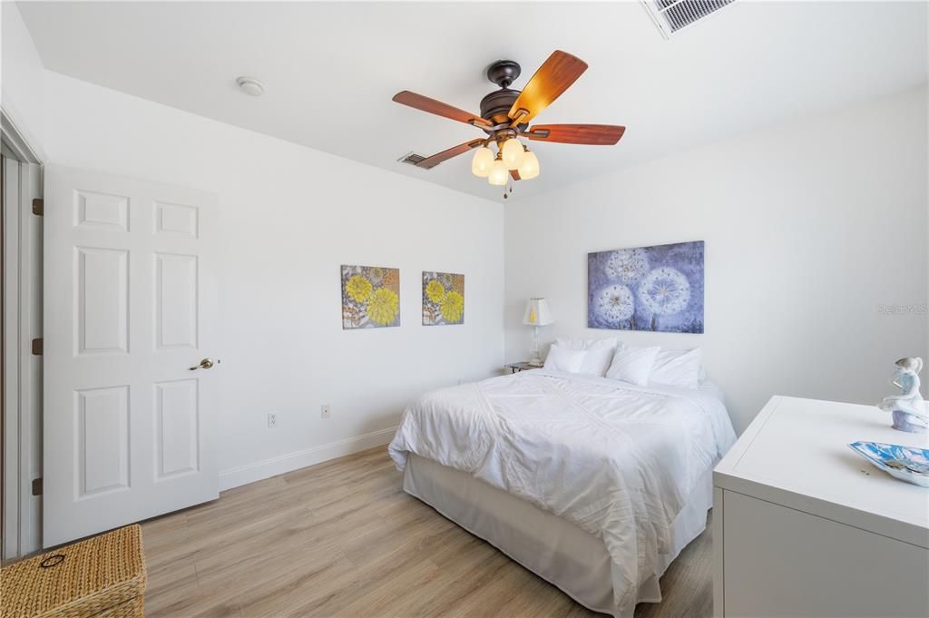 En Venta: $575,000 (3 camas, 3 baños, 2134 Pies cuadrados)