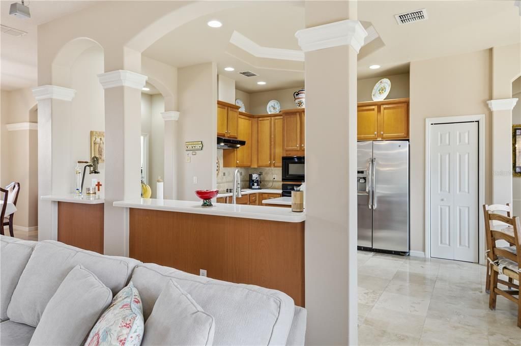 En Venta: $575,000 (3 camas, 3 baños, 2134 Pies cuadrados)