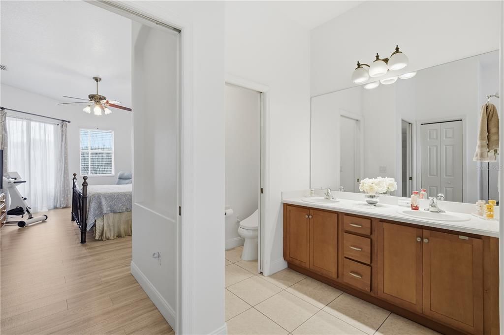 En Venta: $575,000 (3 camas, 3 baños, 2134 Pies cuadrados)