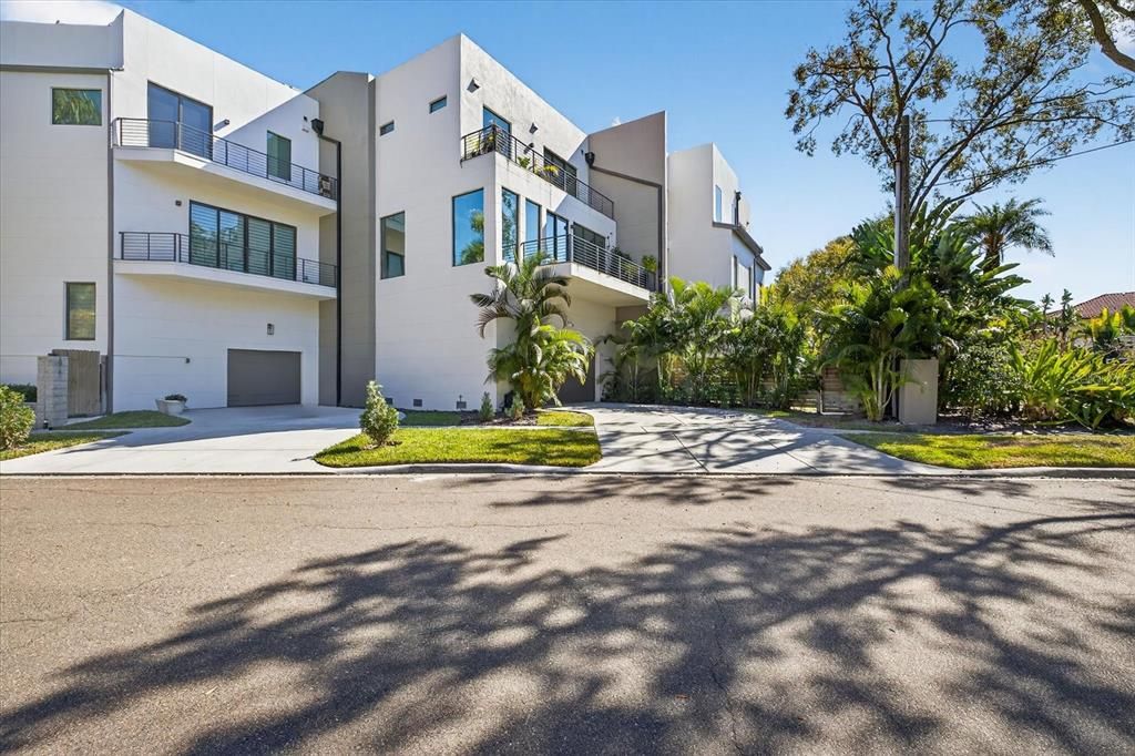 For Rent: $12,750 (4 beds, 4 baths, 3758 Square Feet)