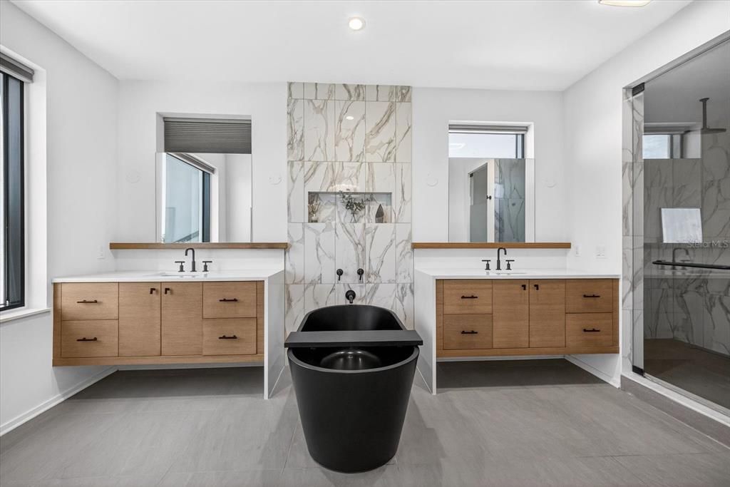 For Rent: $12,750 (4 beds, 4 baths, 3758 Square Feet)