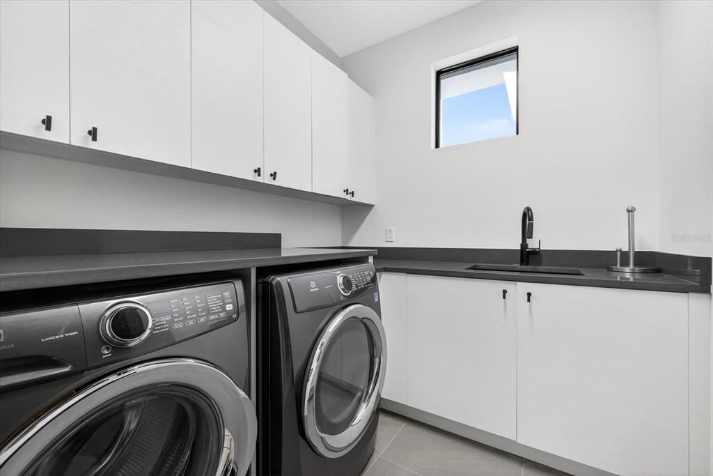 For Rent: $12,750 (4 beds, 4 baths, 3758 Square Feet)