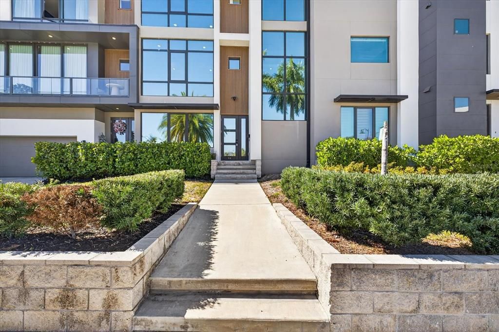 For Rent: $12,750 (4 beds, 4 baths, 3758 Square Feet)