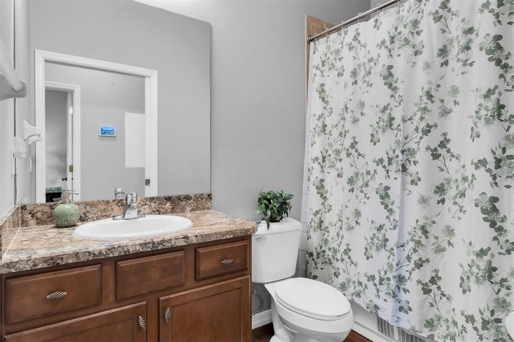 Active With Contract: $240,000 (2 beds, 2 baths, 1243 Square Feet)