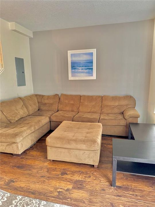 For Sale: $240,000 (3 beds, 2 baths, 1468 Square Feet)