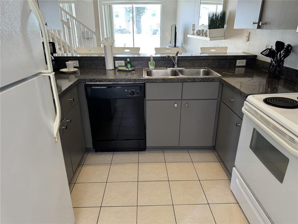 For Sale: $240,000 (3 beds, 2 baths, 1468 Square Feet)