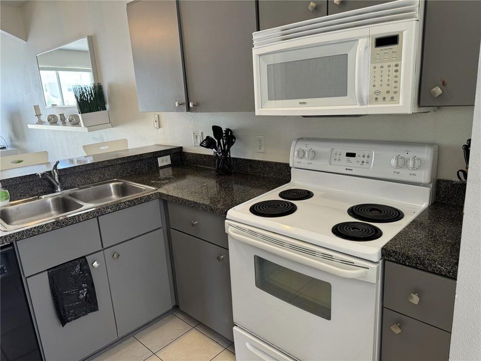 For Sale: $240,000 (3 beds, 2 baths, 1468 Square Feet)